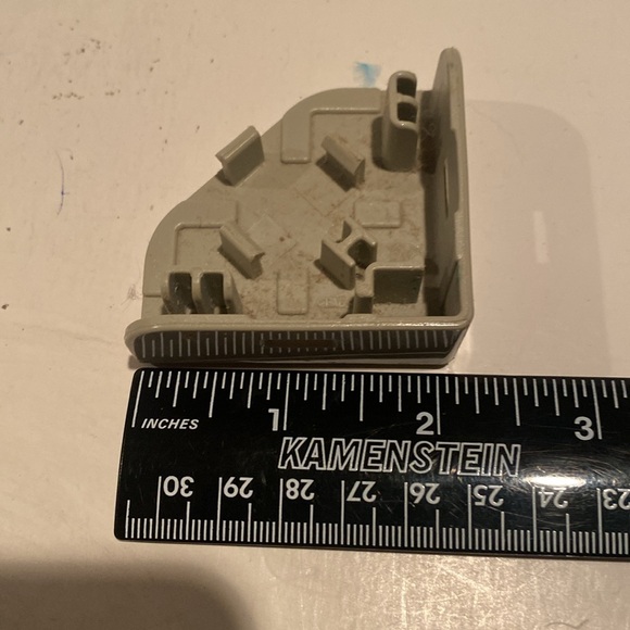 Rabbit cage replacement corner clip - Picture 4 of 5